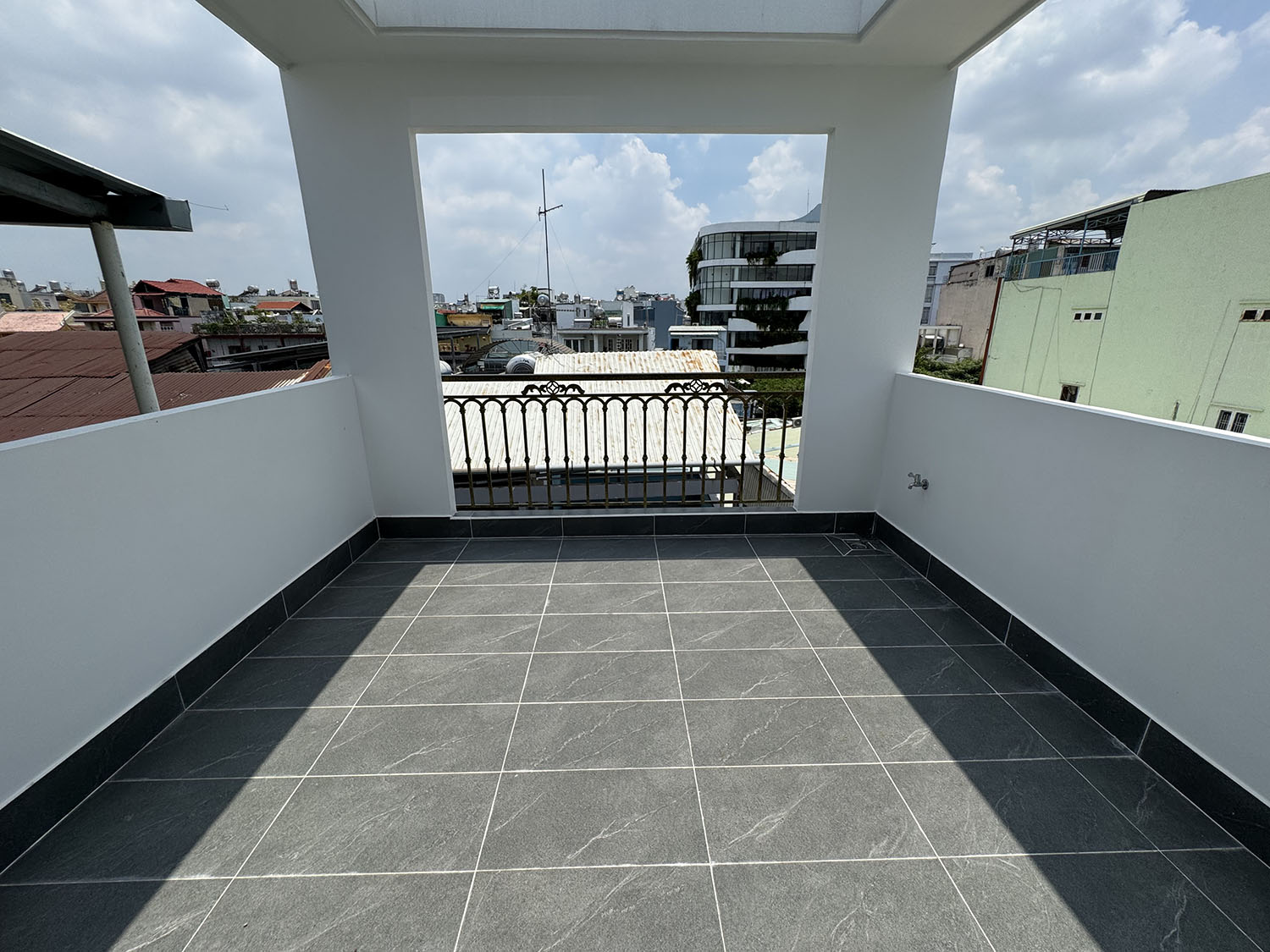 Nhà phố 3 lầu, mới 100% xe hơi đổ cách nhà 10m khu VIP Nguyễn Văn Đậu - Gần Phan Đăng Lưu